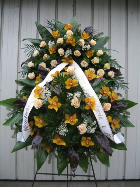 Wieniec duży - Storczyk miodowy i Róża łososiowa kwiaciarnia warszawa wiązanki na pogrzeb cena