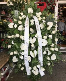 Wieniec łezka duży - Róża Ekri Anturium białe Margarytka biała pogrzeb cennik